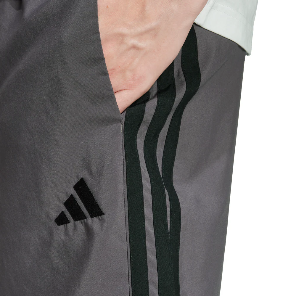 adidas Essential 3-Stripes Chelsea Men's Shorts - Image 3