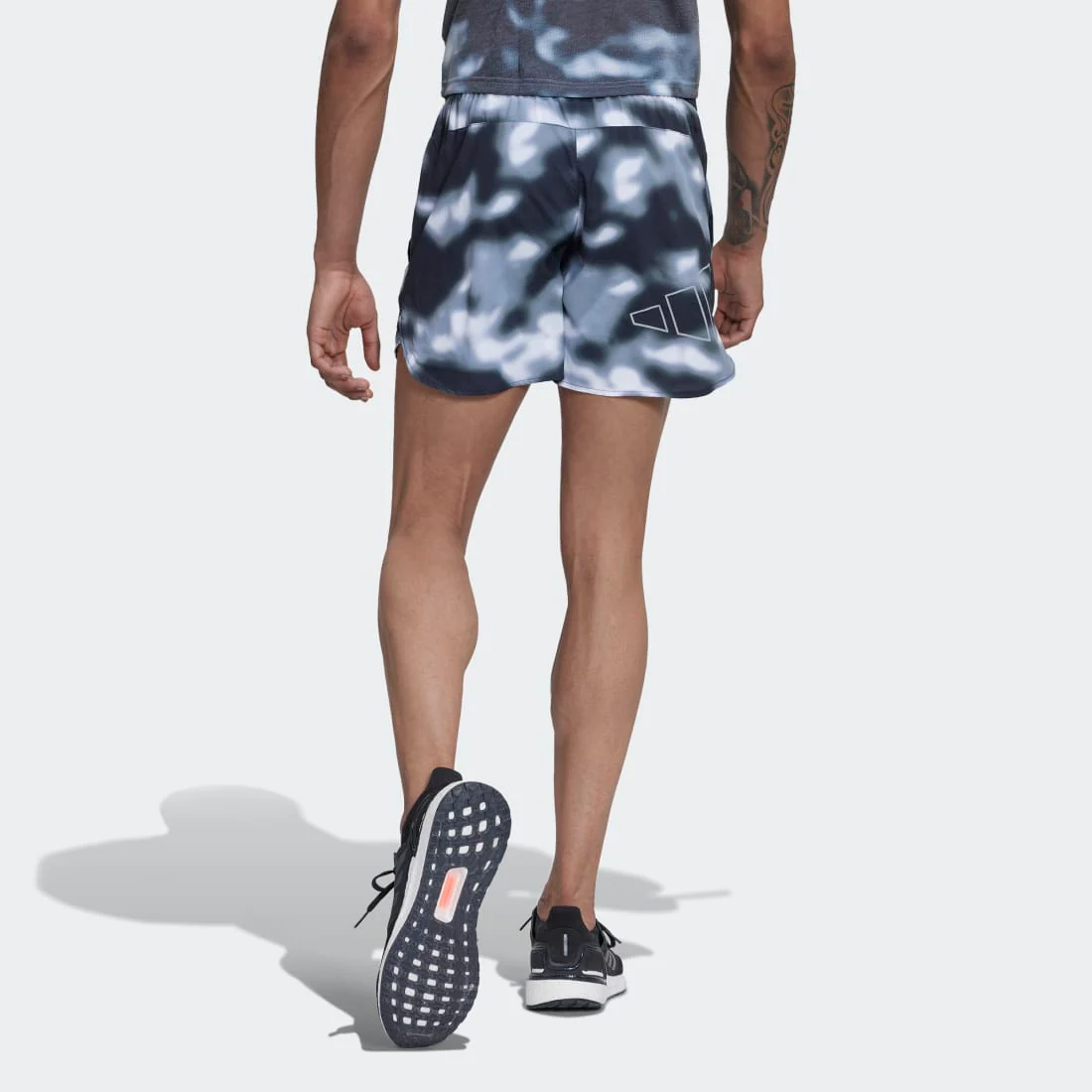 adidas Run Icons Logo Graphic AOP Men's Shorts - Image 2