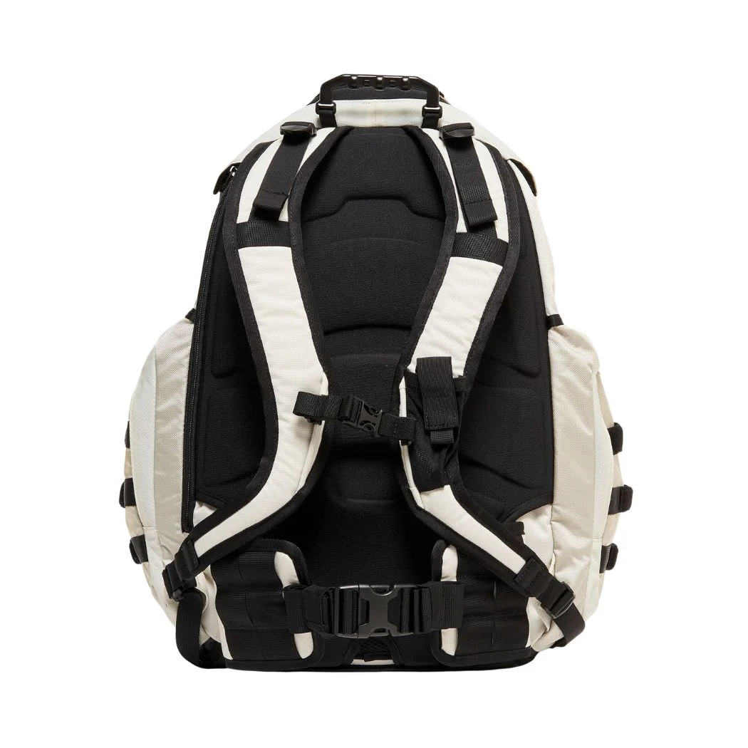 oakley Kitchen Sink Unisex Backpack - Image 2