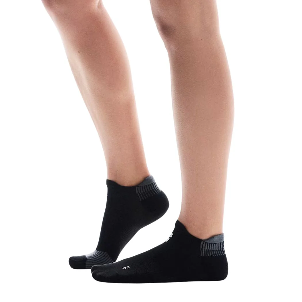 on Performance Run Unisex Low Socks - Image 3