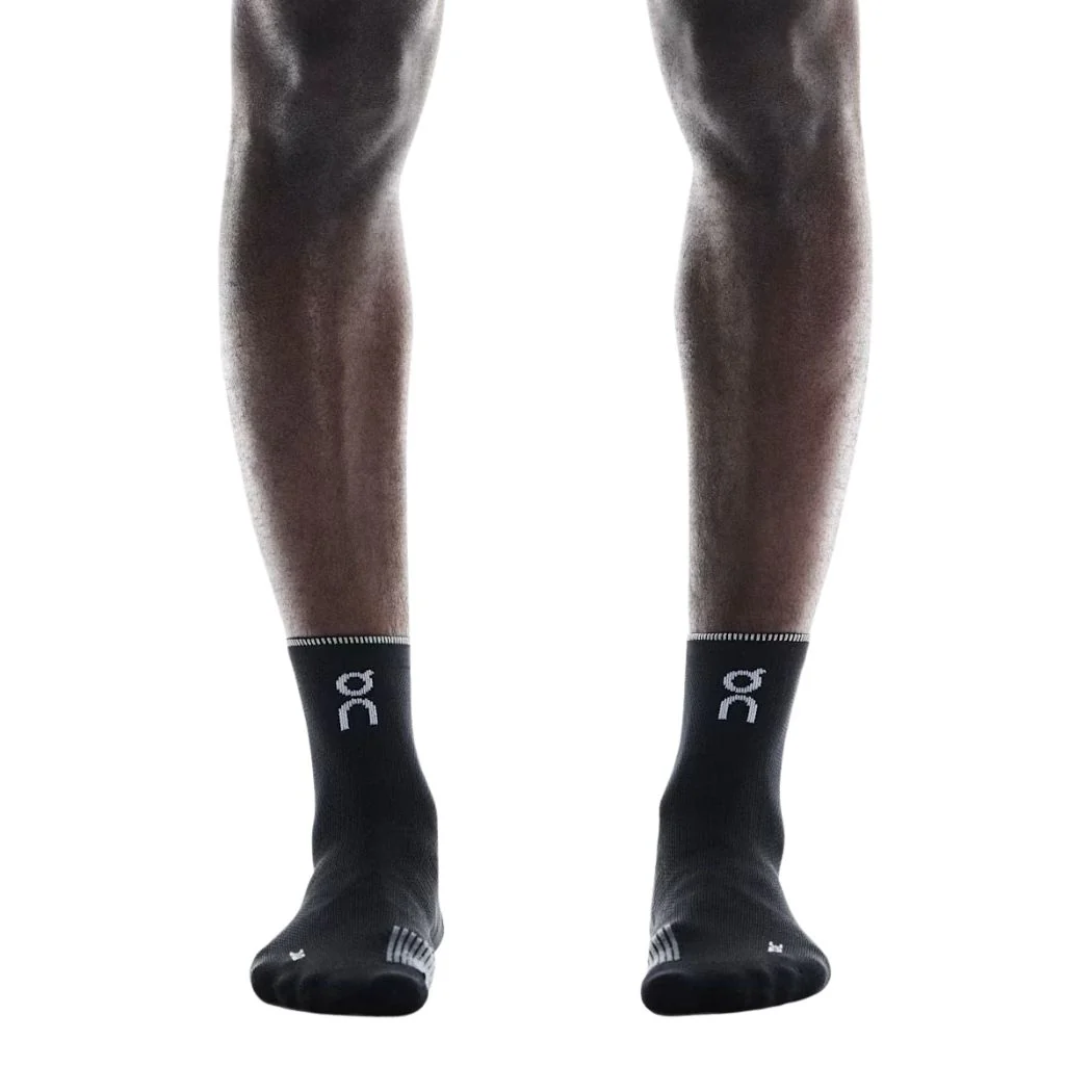 on Performance Run Mid Unisex Socks