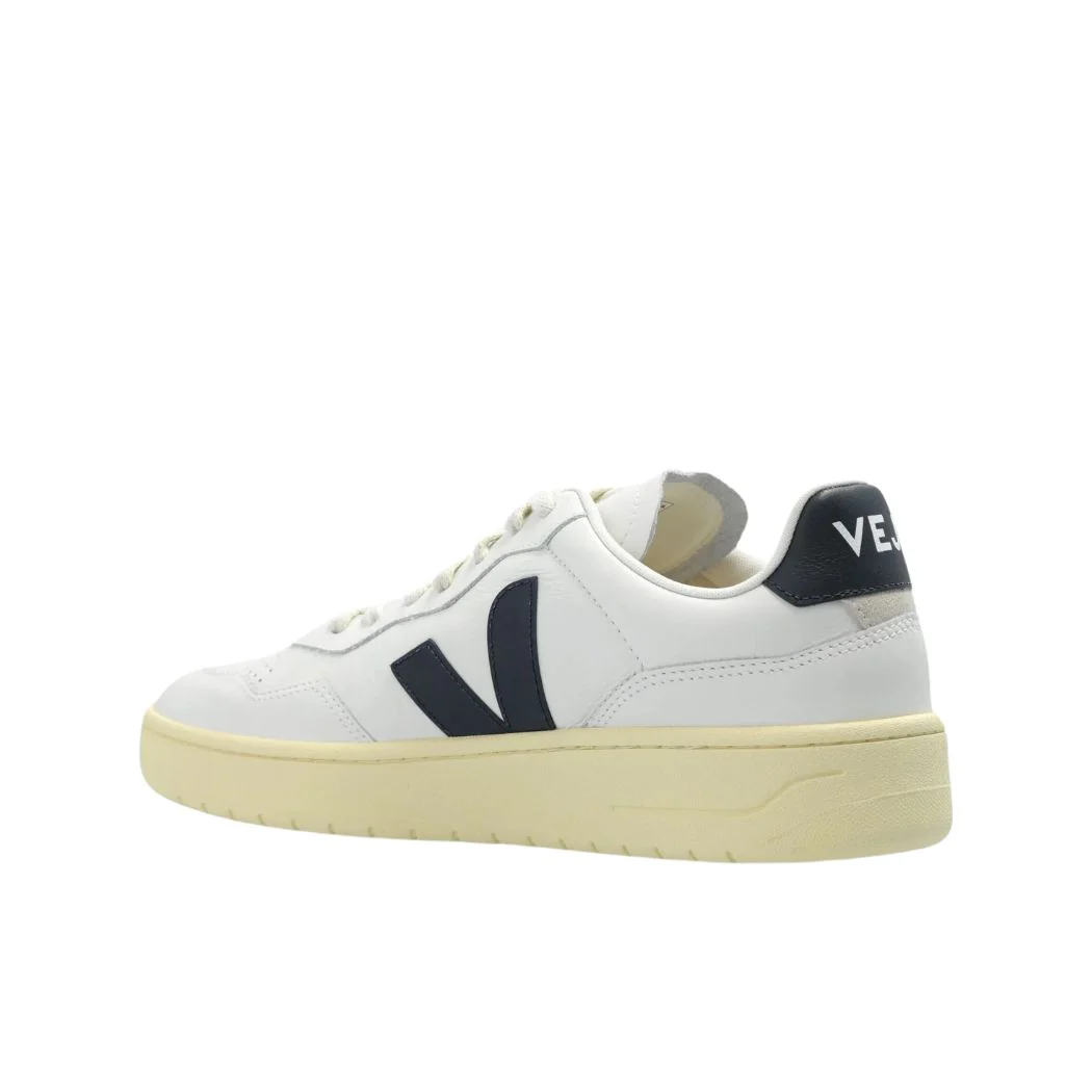 veja V-90 Men's Sneakers - Image 3